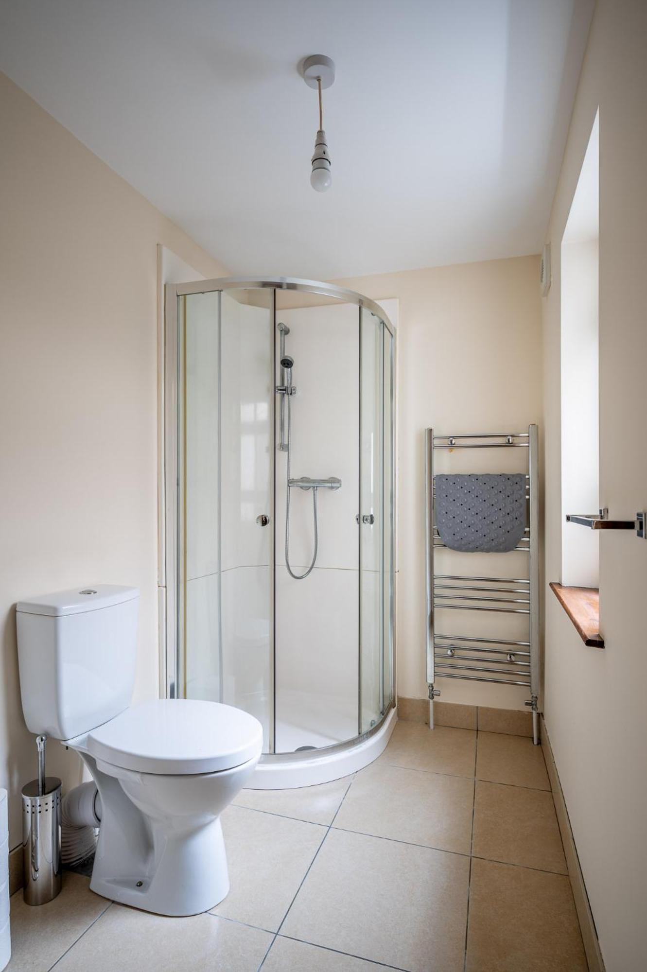 In Centre, Close To Bars And Resturants * Belfast